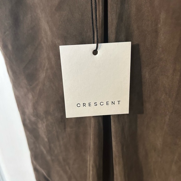 Crescent NWT Chocolate Brown Ruched V Neck Midi Dress. Medium - Picture 6 of 8